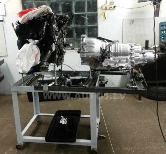 Ātrumkārba un motors